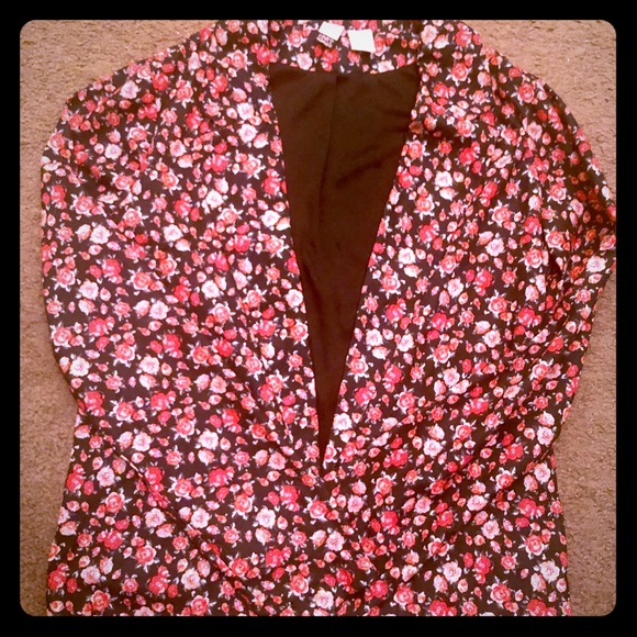 Love on a Hanger Floral Blazer!! - Picture 1 of 3